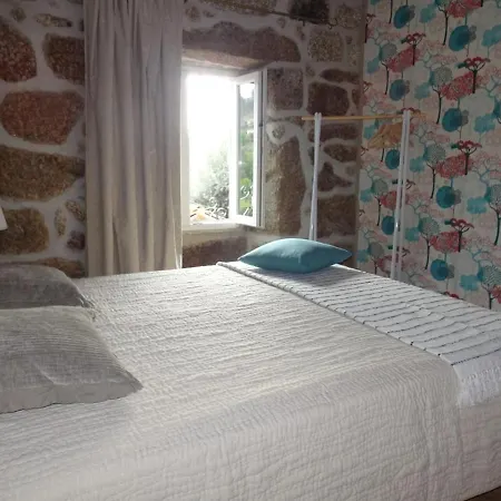 A Casa Com 2 Pereiras 4*