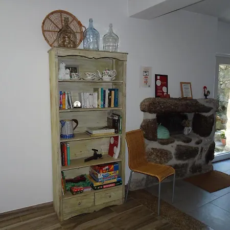 A Casa Com 2 Pereiras Bed and Breakfast Terras de Bouro