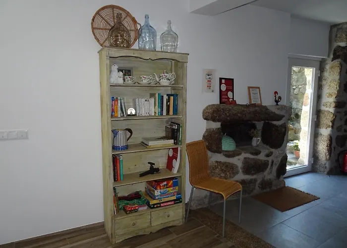 A Casa Com 2 Pereiras B&B 테라스 드 부로