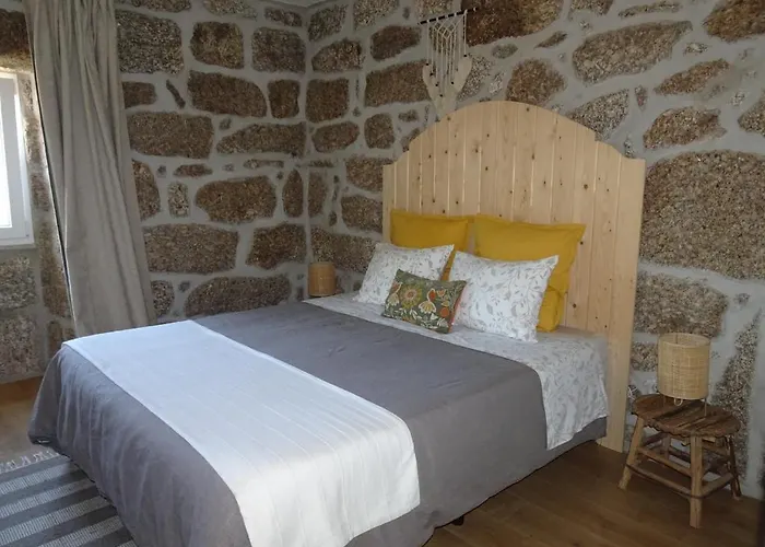 A Casa Com 2 Pereiras 테라스 드 부로